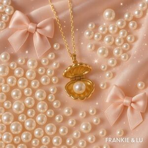 Gold Shell Necklace w Pearl Vintage Inspired Dainty Coquette Jewelry Soft Glam